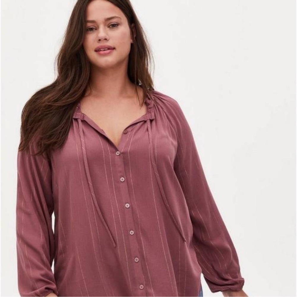 🌸 Torrid Dusty Rose Button-Up Blouse size 6
